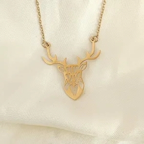 گردنبند استیل زنانه با آویز طرح گوزن مدل TN4025