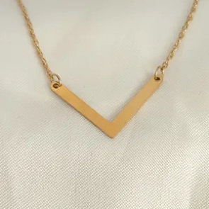 گردنبند استیل زنانه با آویز طرح هفت مدل TN4024